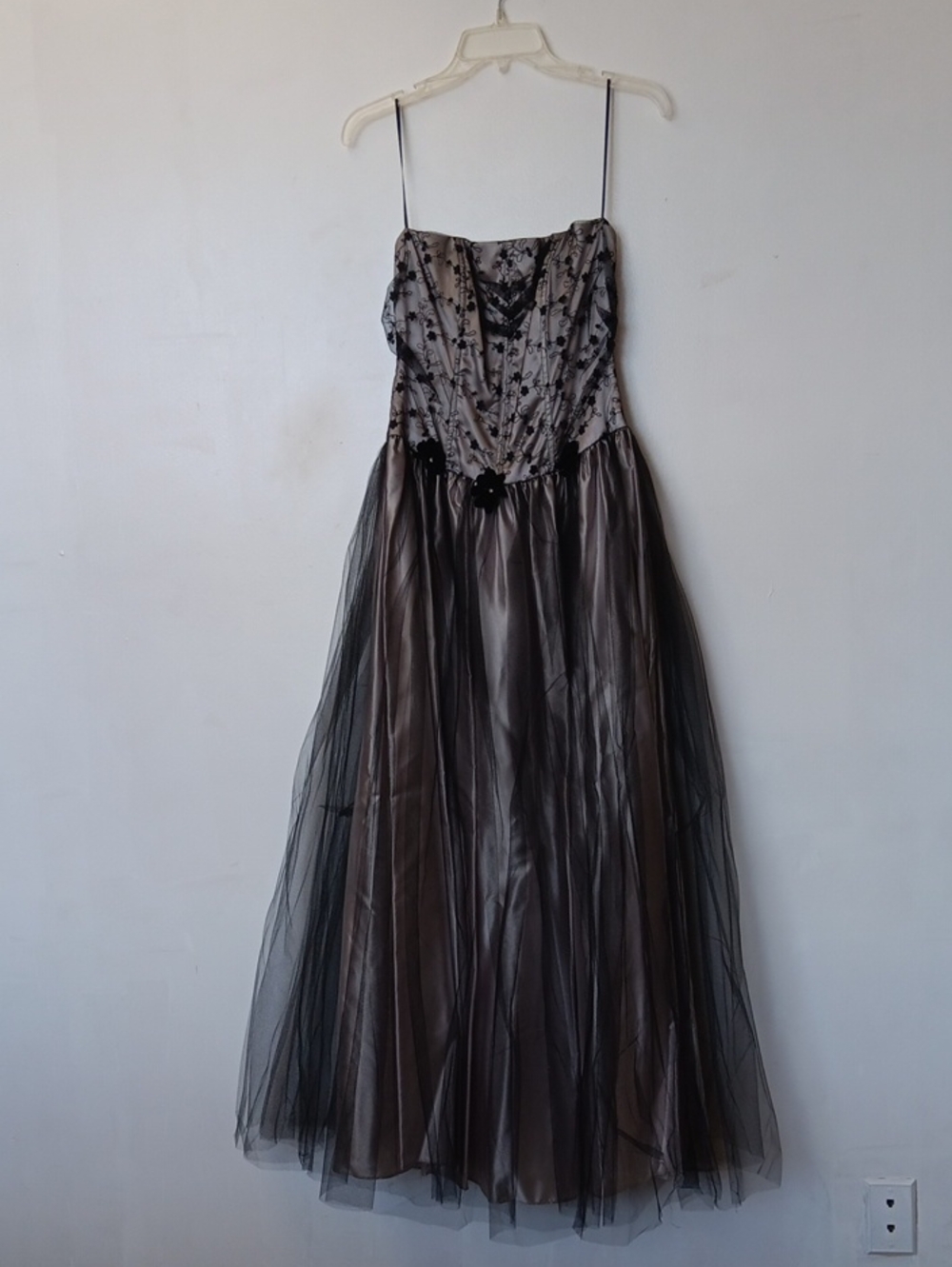 Vintage Spaghetti Strap Black Evening Maxi Dress with Sheer Overlay